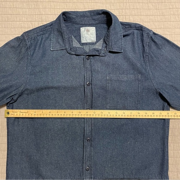 On The Byas Long Sleeve Button Down Shirt Adult Size Large - Picture 4 of 8